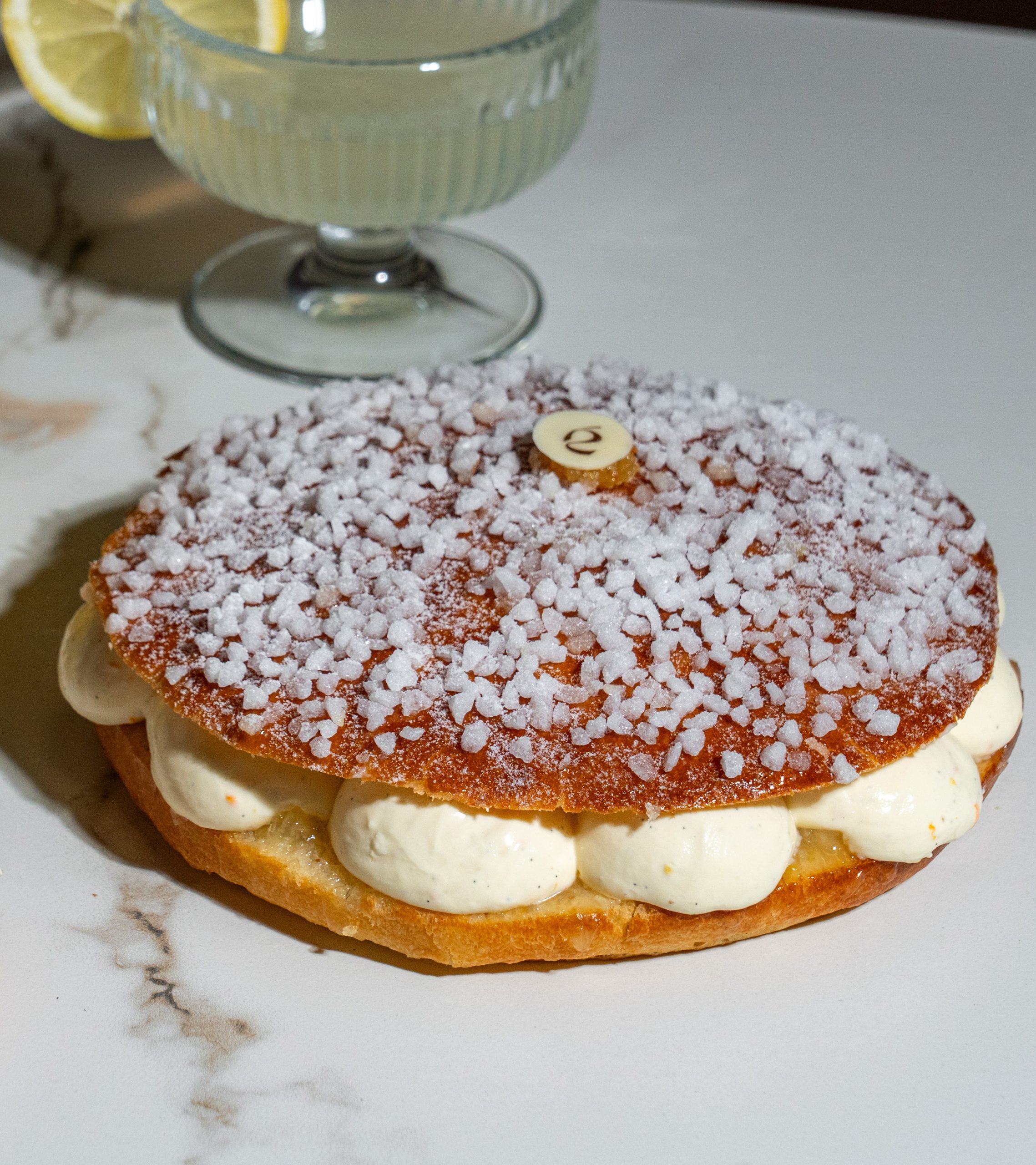 Trop’Aix à partager avec brioche, marmelade de citron et crème à la fleur d’oranger