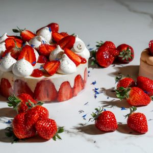 Fraisier individuel et fraisier à partager avec génoise, mousseline vanille et fraises fraîches