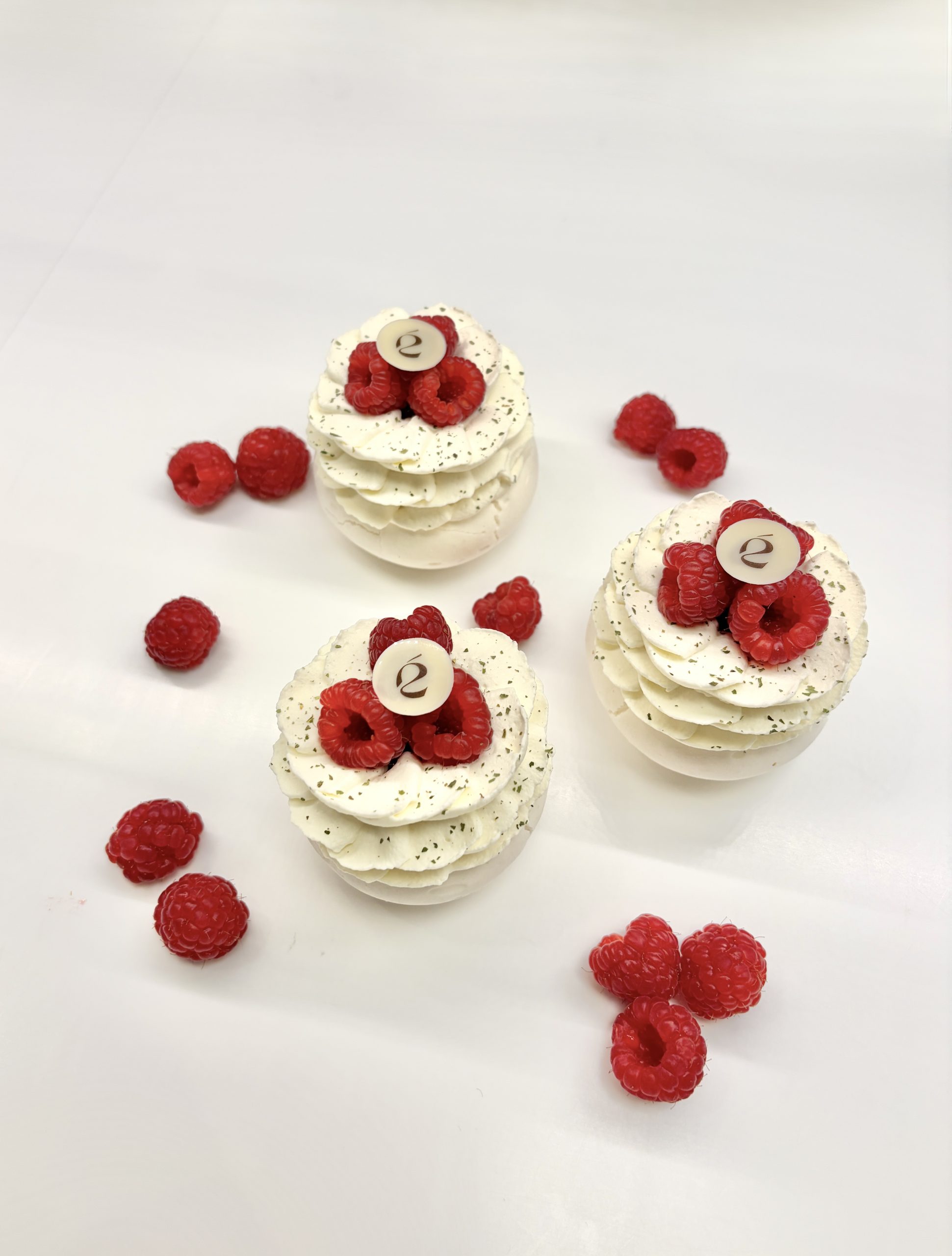 PAVLOVA FRAMBOISE YUZU